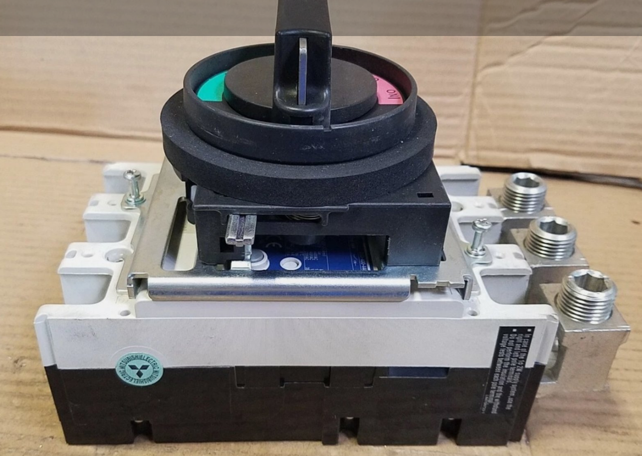 Mitsubishi NV225-CWU3 Circuit Breaker 225 Amp 240VAC 3 Phase with On/Off Switch