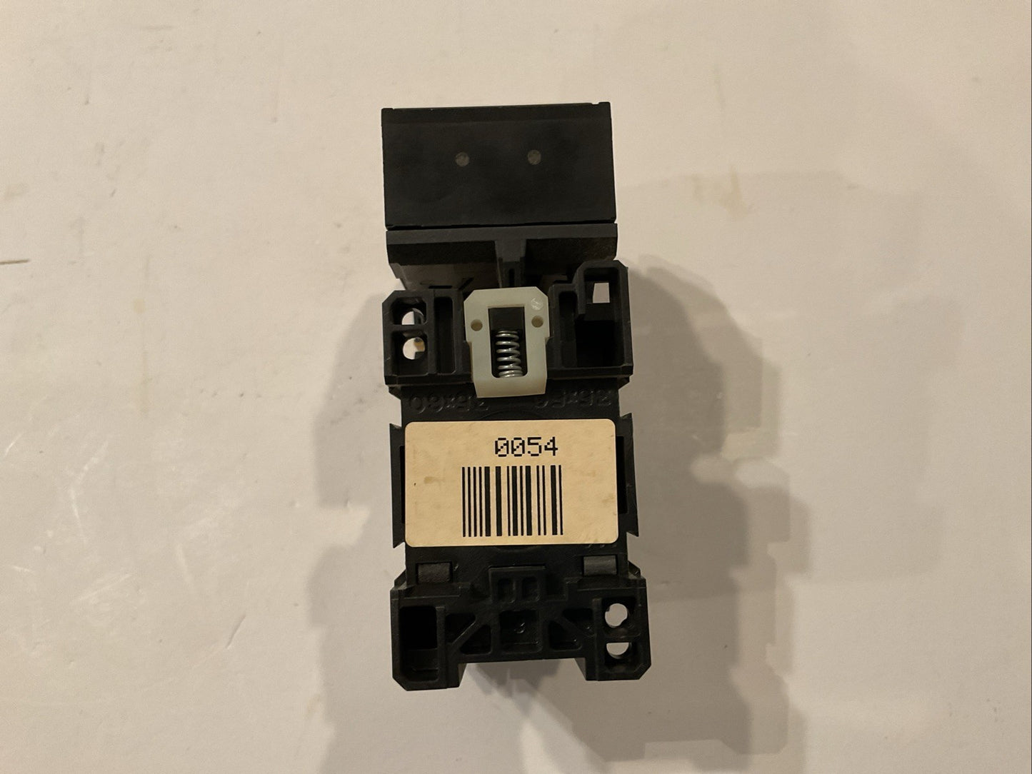 Allen-Bradley 100-A09NJ3 Series B Contacto with an Allen-Bradley 193-BSB42 / B