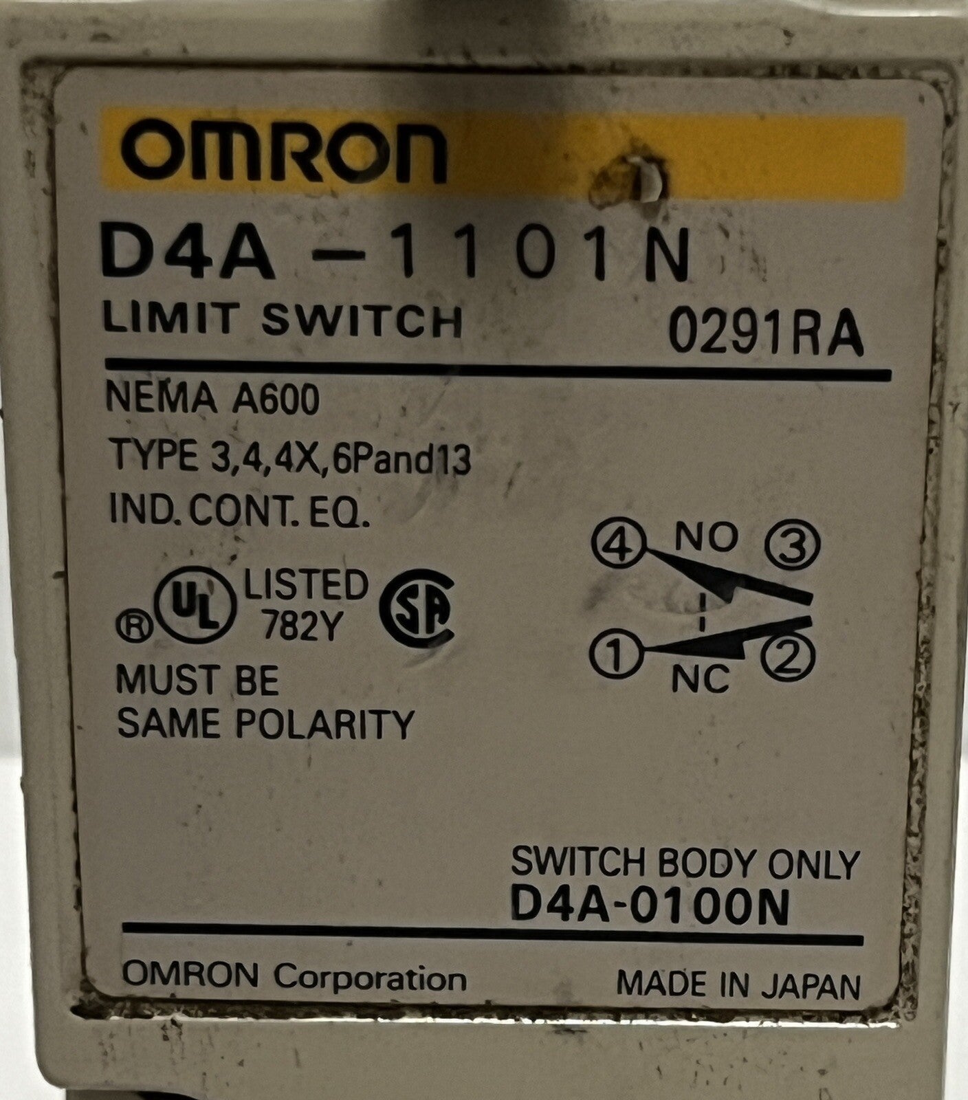 Omron D4A-1101-N Limit Switch, GP, SPDT, Double Break, 10A, 600V AC, D4A Series