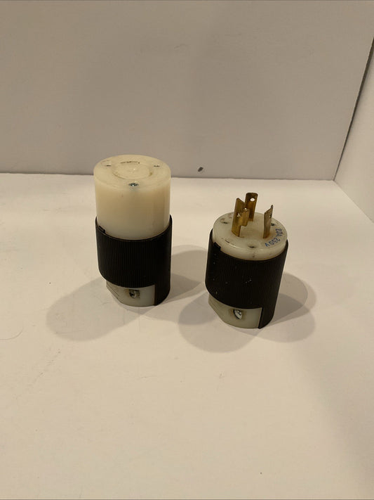 Hubbell Set / Pair of  Twist-lock Insu grip Plug 20Amp 250V
