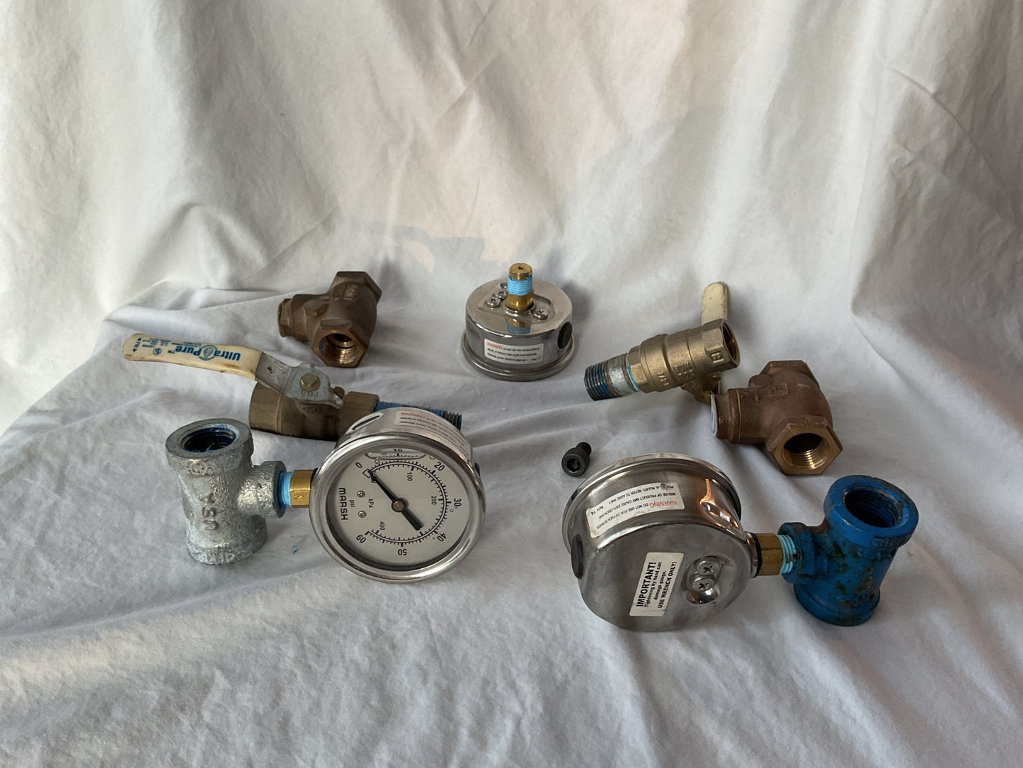 Lot of 7 Misc 1/2" gas line plumbing parts includes gauges & shut off valves