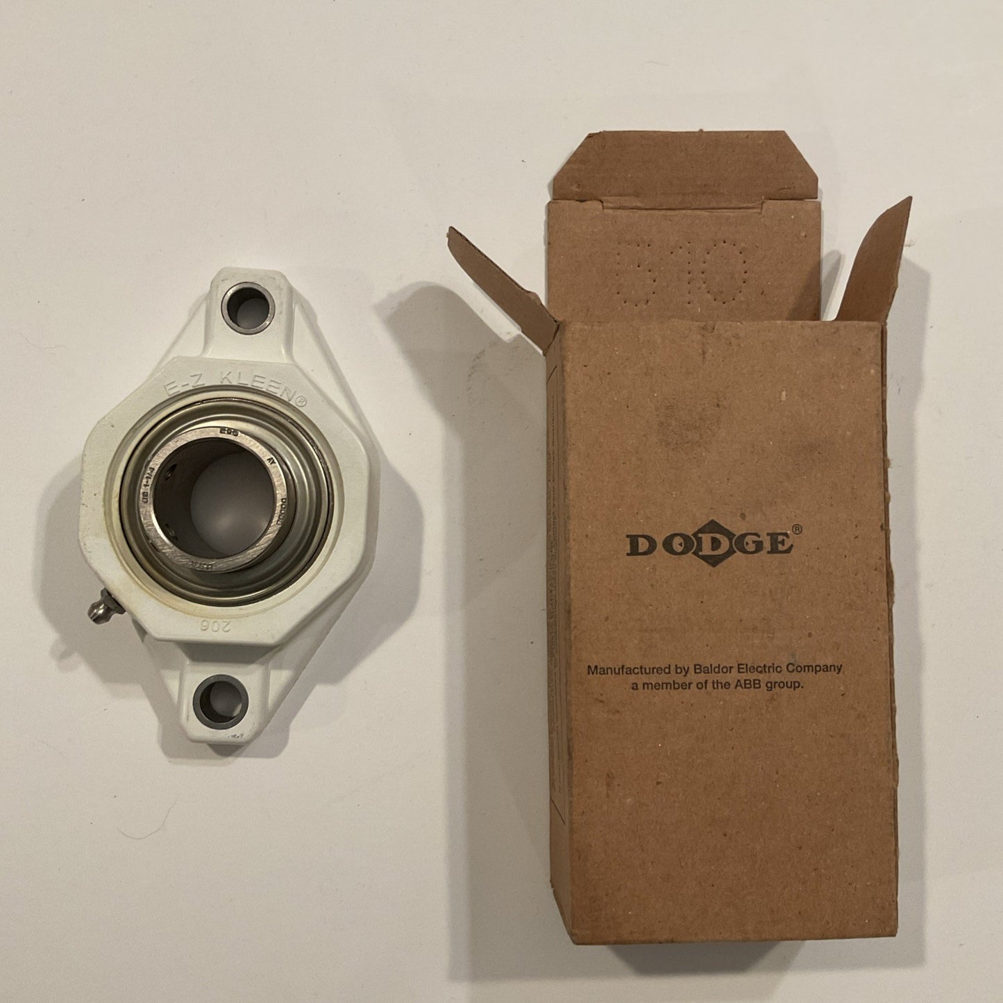 Dodge F2B-SCEZ-104S-PCR 2 Bolt Flange Bearing EZ-Kleen 1-1/4" Bore 127527