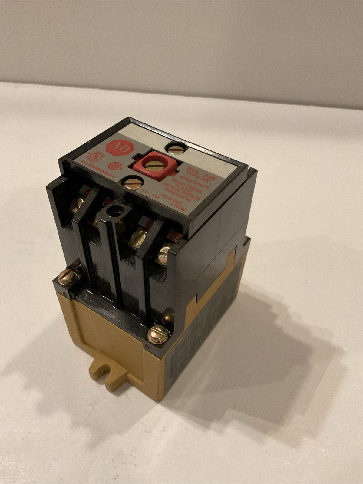 Allen-Bradley 700-P400A1 Relay