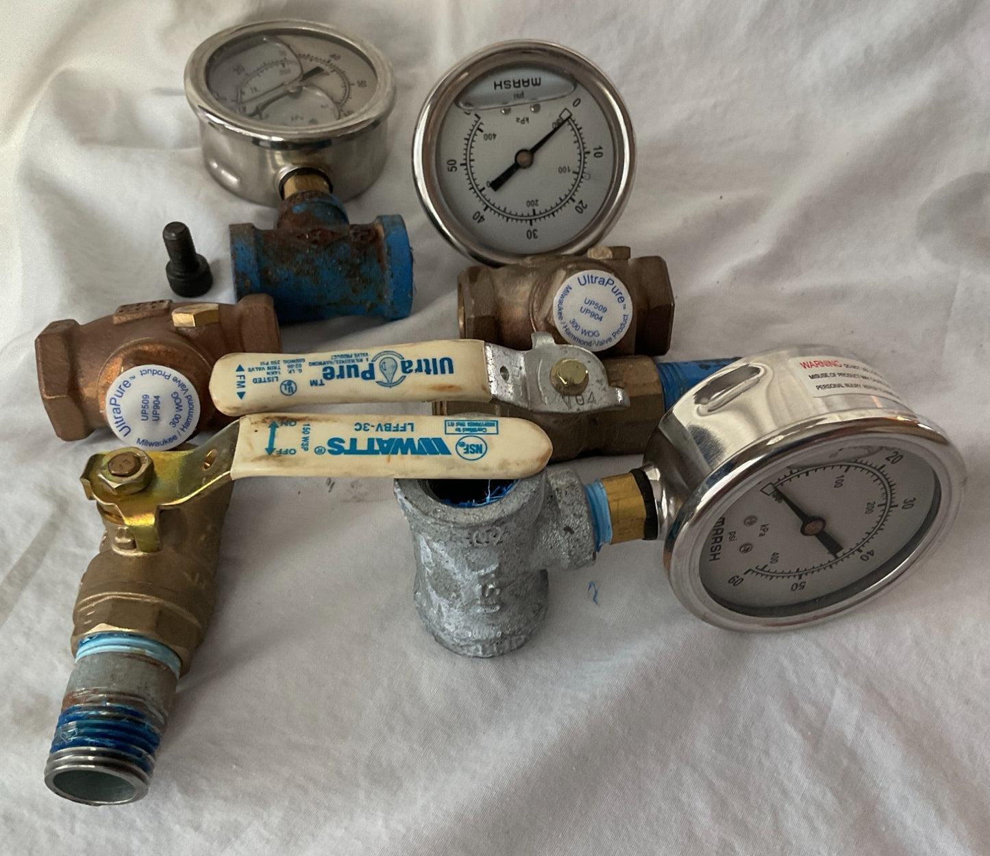 Lot of 7 Misc 1/2" gas line plumbing parts includes gauges & shut off valves