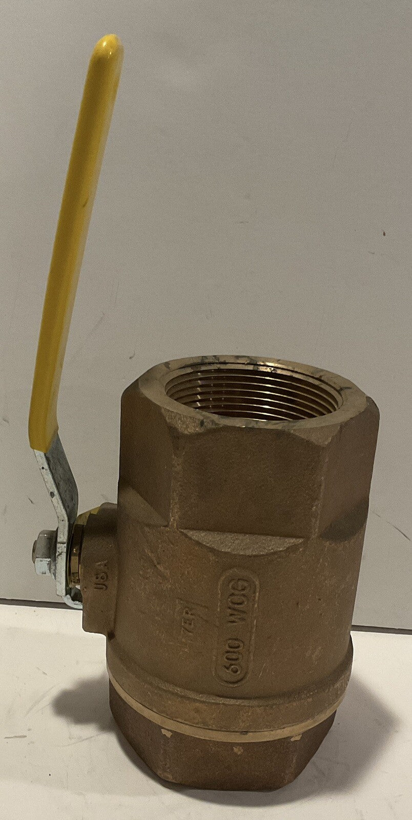 APOLLO 70-109-01A 2-1/2" Brass ball valve - never installed surface blemishes