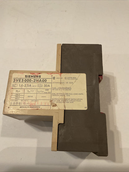 Siemens Manual Motor Starter 3VE3 000-2HA00 with a 3VE9 301-1AA00