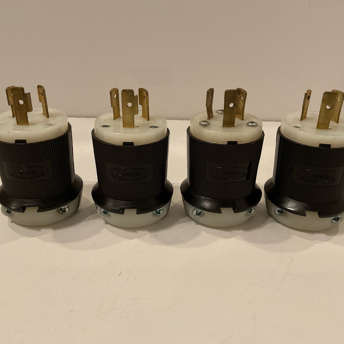 HBL2321 Hubbell 2321 Twist-Lock Devices 20A, 250V AC, 2 Pole (lot  of 4)