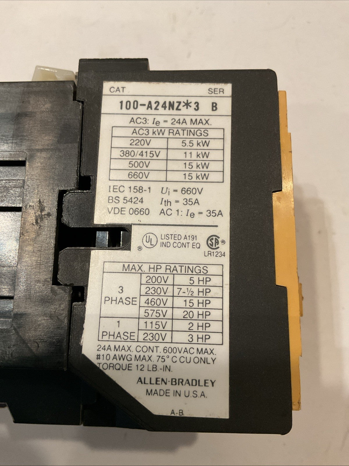 Allen Bradley CAT 100-A24NZ*3 Ser B  24 A Max Contactor