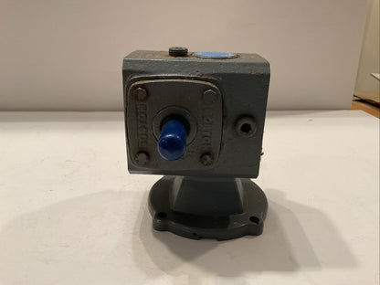 Boston Gear F710-50-B4-G Right Angle Worm Gear Ratio 50:1 .09HP output 120 inlbs