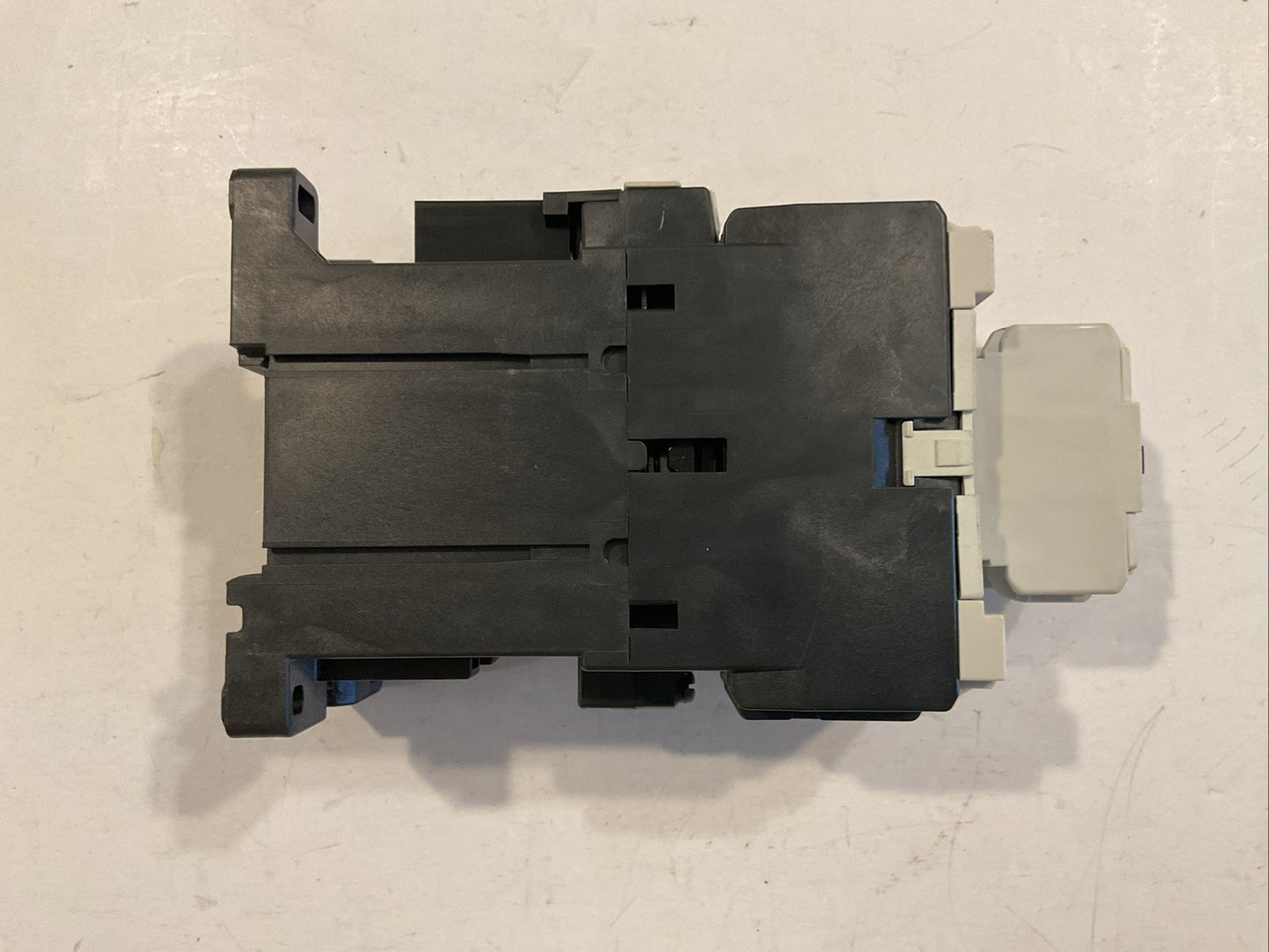 Fuji Electric SC-E2S/G Contactor paired with a Fuji Electric SZ-A20T / SZA20T