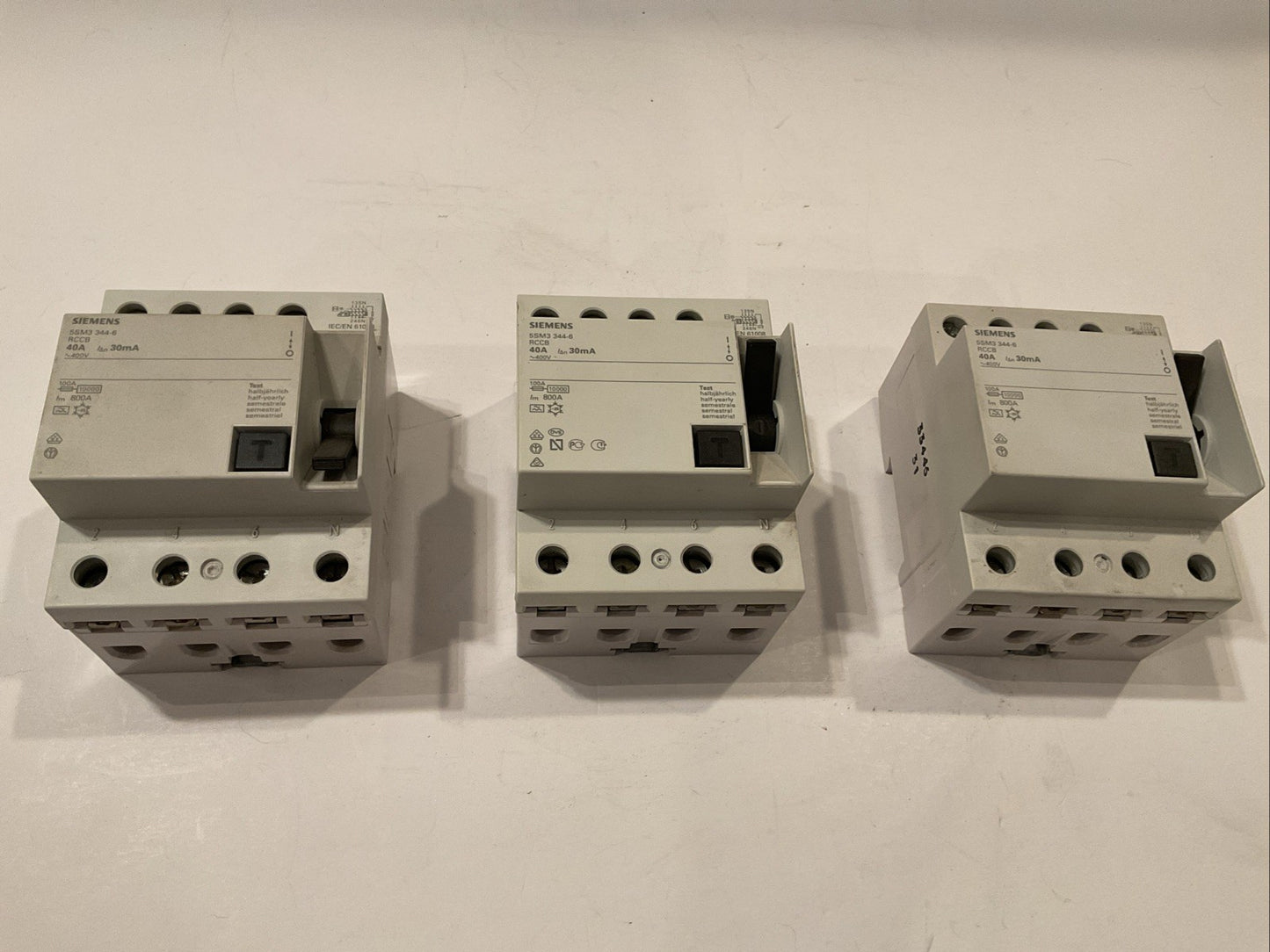 Qty 3 - SIEMENS 5SM3 344-6  40A / 30mA / 4pole - used