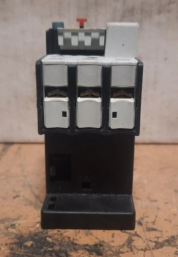 Qty 9 ALLEN BRADLEY  Cat# 193-TAB60 Ser. A  OVERLOAD RELAY (4-6A)