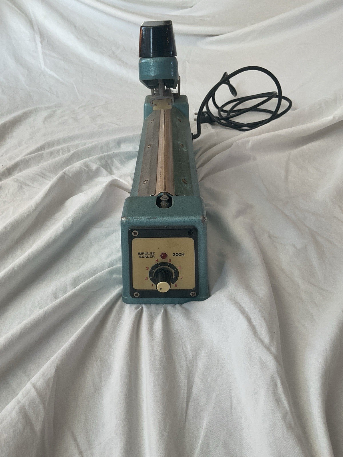 MEC ME-300H Hand Operated Impulse Sealer Bag Sealer TESTED comes with Bags