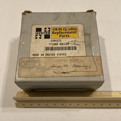 QTY 4 NEW HYSTER 1395172 / 1395172 (NEW IN BOX)