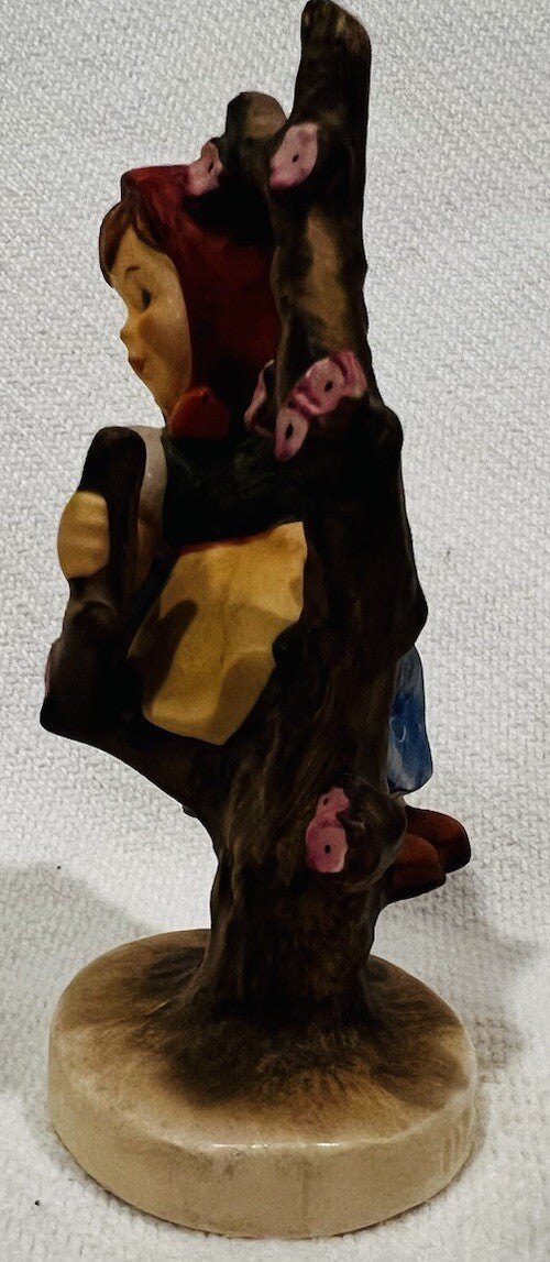 Goebel Hummel West Germany #747 3/0 "Apple Tree Girl" 4-1/4” Figurine