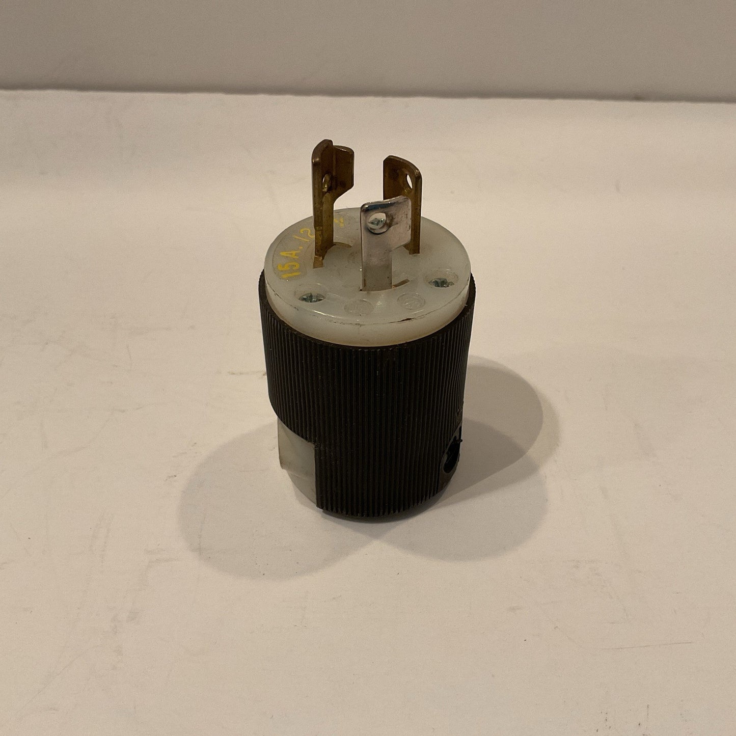 Hubbell HBL4720C 15 A Amp 125 V VAC Plug 2 P 3 W