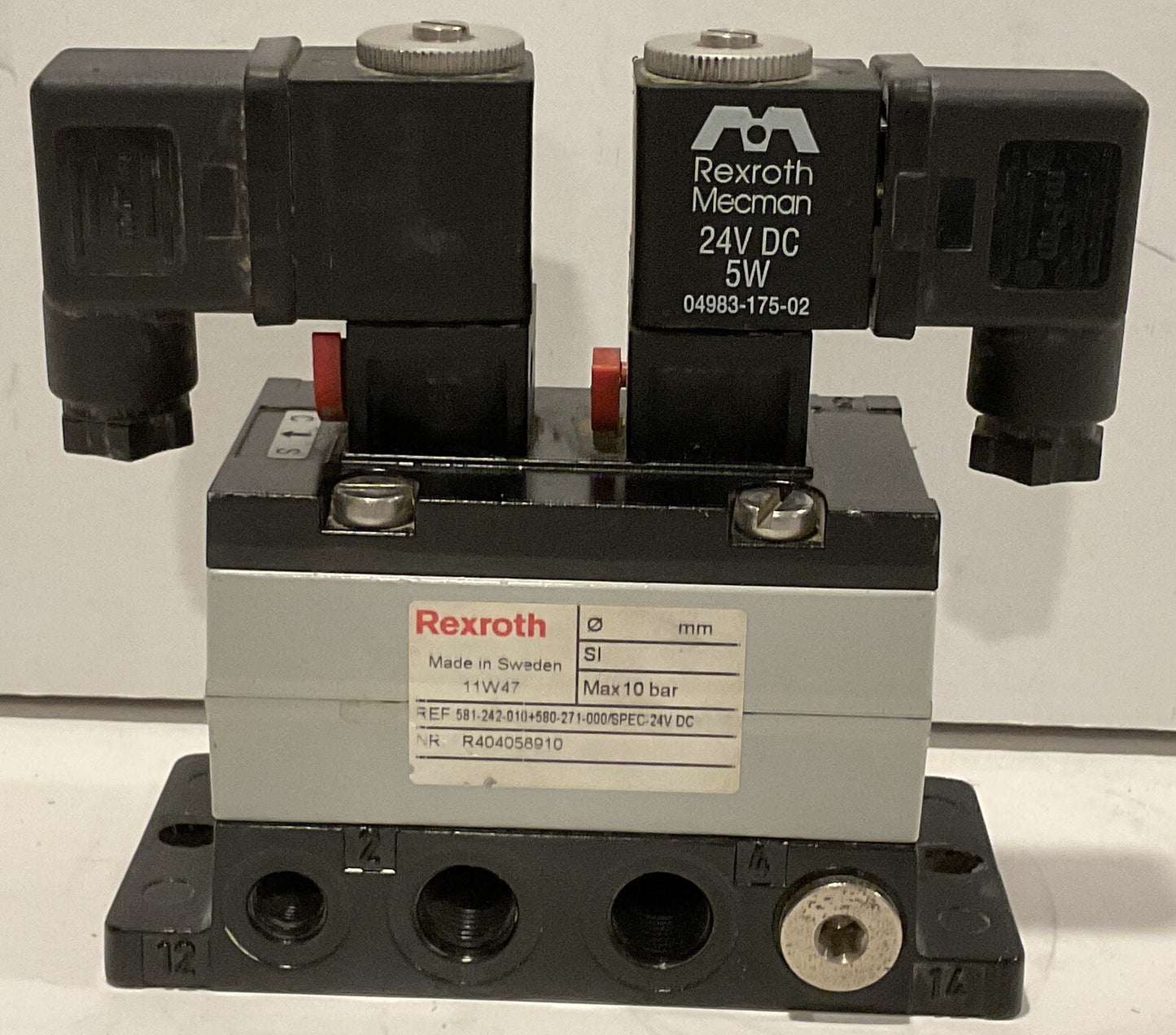 Rexroth R404058910 Pneumatic Directional Valve 24V DC (581-242-010+580-271-000)