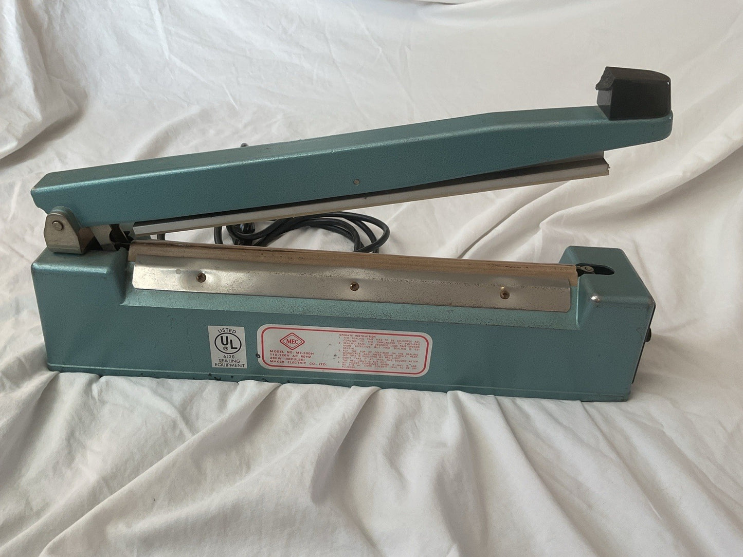MEC ME-300H Hand Operated Impulse Sealer Bag Sealer TESTED comes with Bags