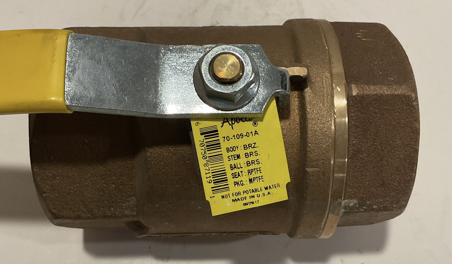 APOLLO 70-109-01A 2-1/2" Brass ball valve - never installed surface blemishes