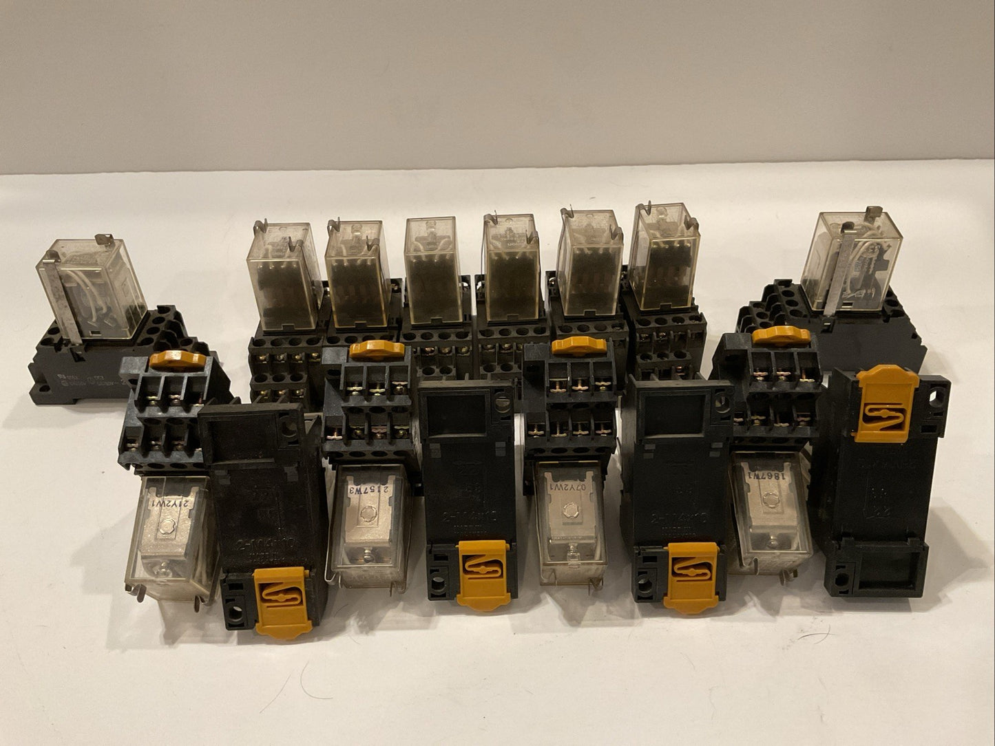 Qty 16 - OMRON MY4 RELAY 110/120VAC with base