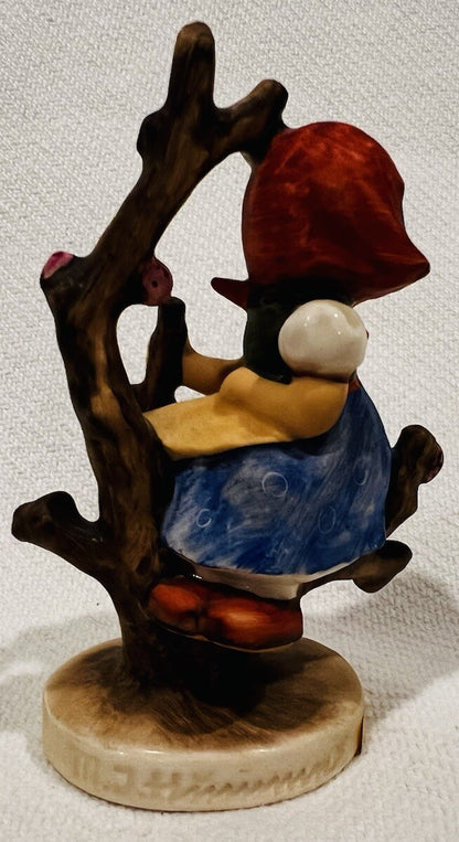 Goebel Hummel West Germany #747 3/0 "Apple Tree Girl" 4-1/4” Figurine