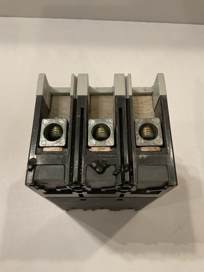 Qty 2 - circuit breaker CHINT NM1-125h/3300 Molded Case