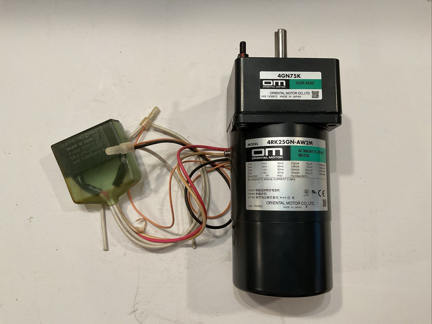 Oriental Motors - AC MAGNETIC MOTOR model - 4RK25GN-AW2M & GEARHEAD mod - AGN75K