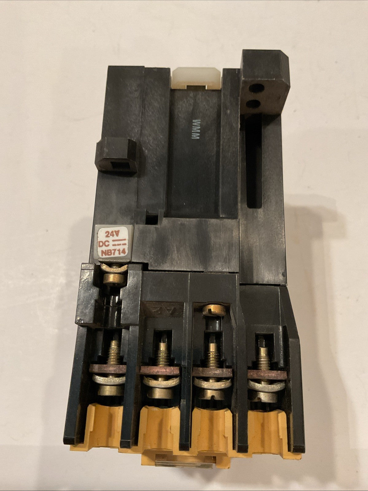 Allen Bradley CAT 100-A24NZ*3 Ser B  24 A Max Contactor