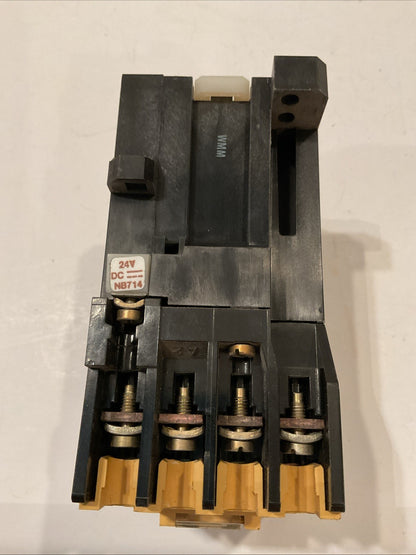 Allen Bradley CAT 100-A24NZ*3 Ser B  24 A Max Contactor