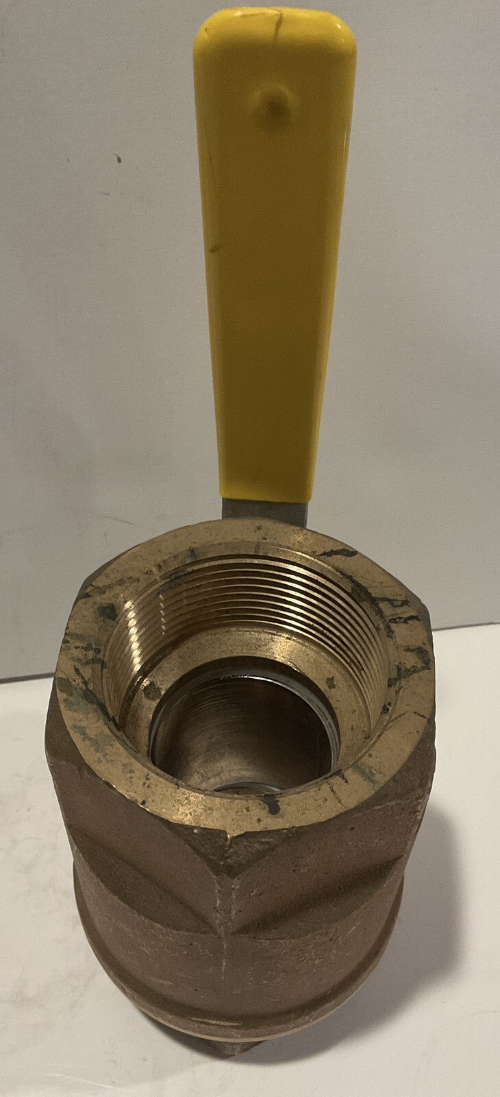 APOLLO 70-109-01A 2-1/2" Brass ball valve - never installed surface blemishes