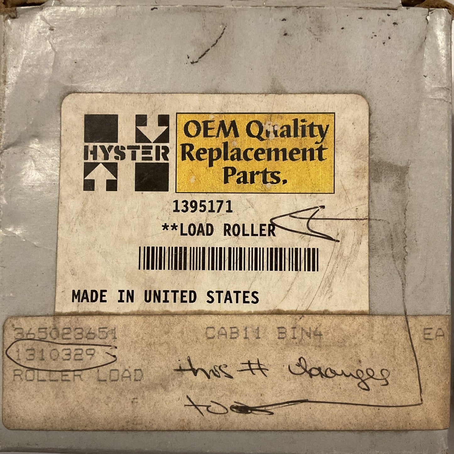 QTY 4 NEW HYSTER 1395172 / 1395172 (NEW IN BOX)
