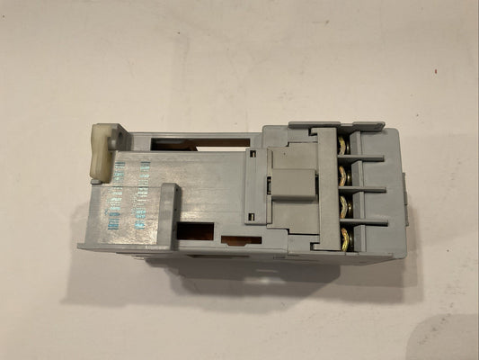 Allen Bradley 100-C16Z*01 contactor n100- Complete Device C16DJ01