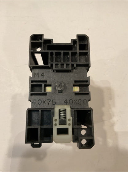 Allen Bradley CAT 100-A30NZ*3 Ser B 200-575 VAC 30 A Max Contactor 110-120V Coil