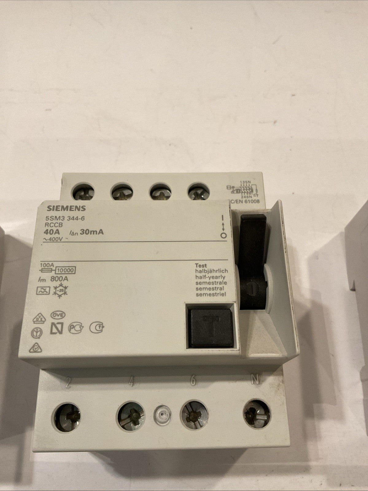 Qty 3 - SIEMENS 5SM3 344-6  40A / 30mA / 4pole - used