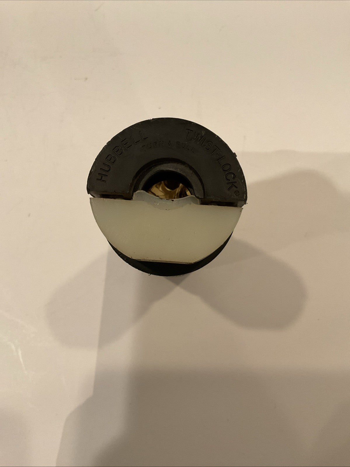 Hubbell Set / Pair of  Twist-lock Insu grip Plug 20Amp 250V