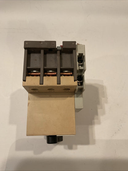 Siemens Manual Motor Starter 3VE3 000-2HA00 with a 3VE9 301-1AA00