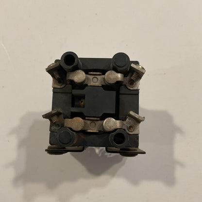 Allen-Bradley Control Relay 700-C200A1 Series B