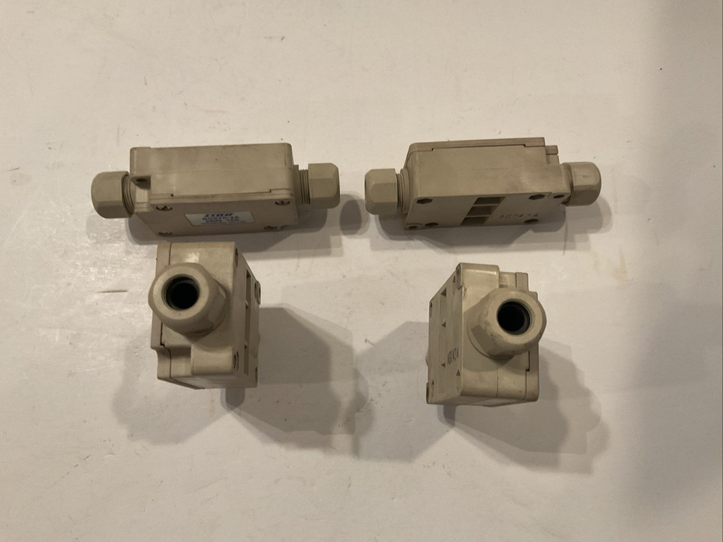 QTY 16 TOGI BOXTC-4A  TERMINAL BLOCK 4-POSITION 250V 15A
