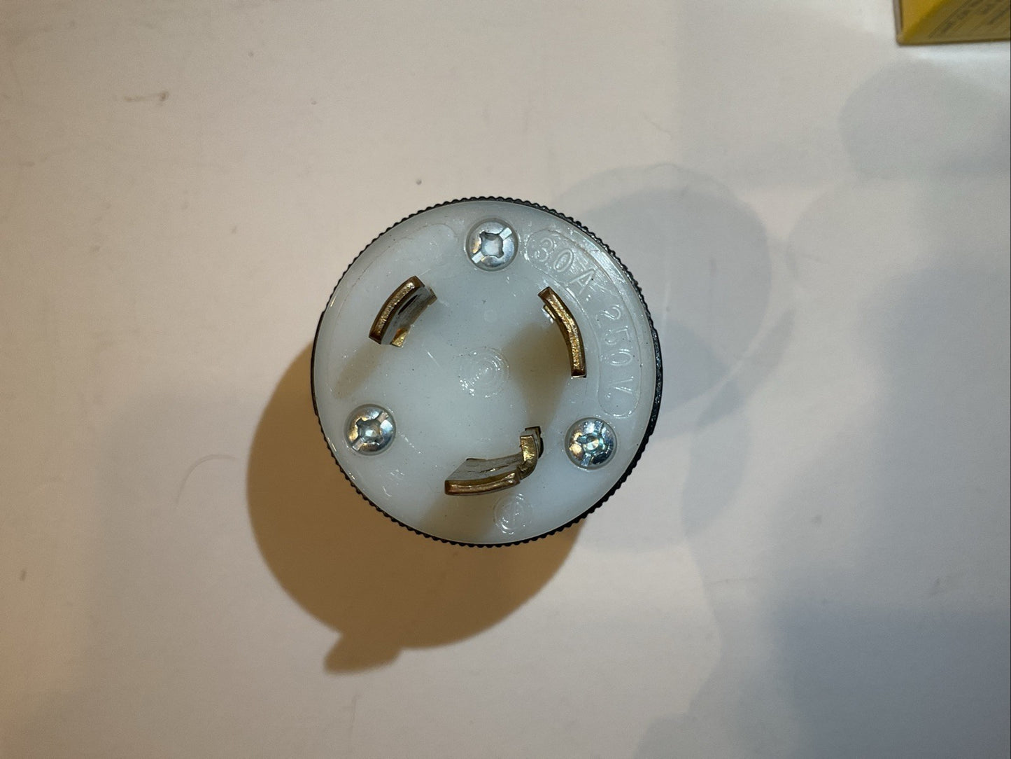 HUBBELL TWIST-LOCK PLUG HBL2621 30AMP 250VOLT 2P 3W GRND NIB